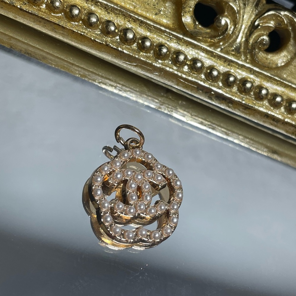 Sold CHANEL Hardware - Picture 3 of 12